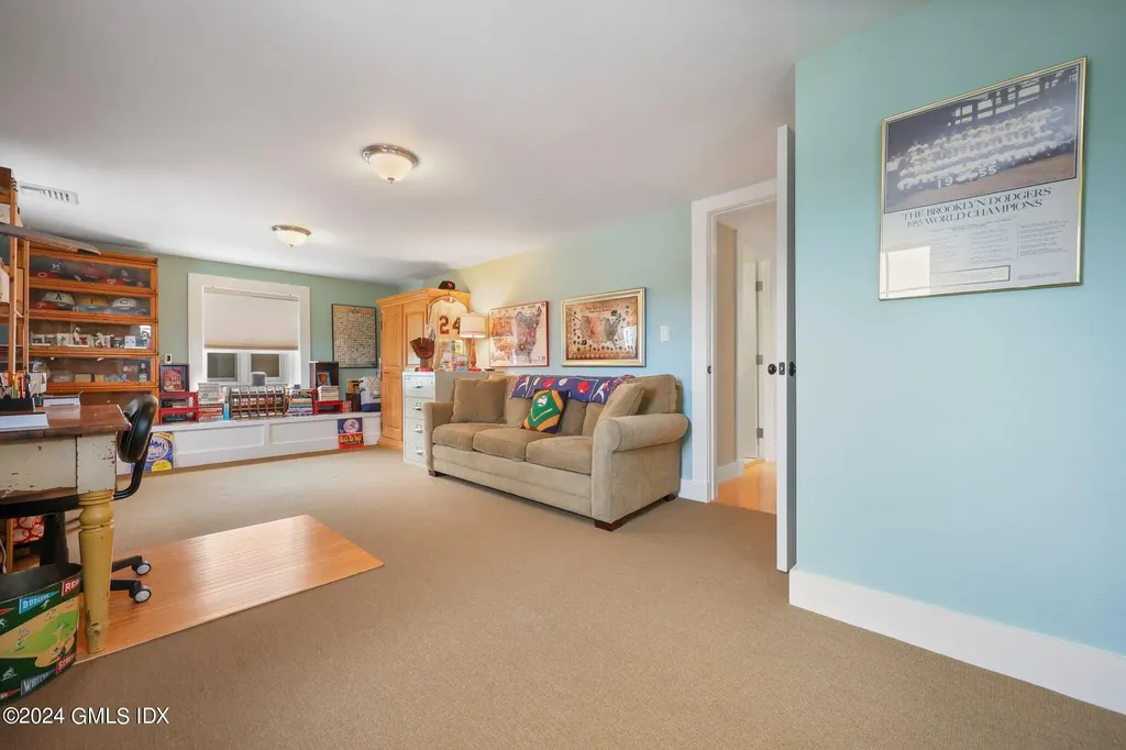 7 Heusted Drive Old Greenwich CT 06870