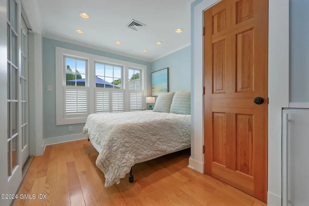 7 Heusted Drive Old Greenwich CT 06870