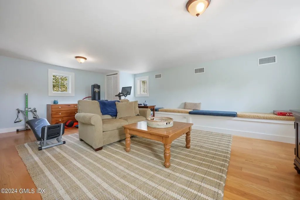 7 Heusted Drive Old Greenwich CT 06870