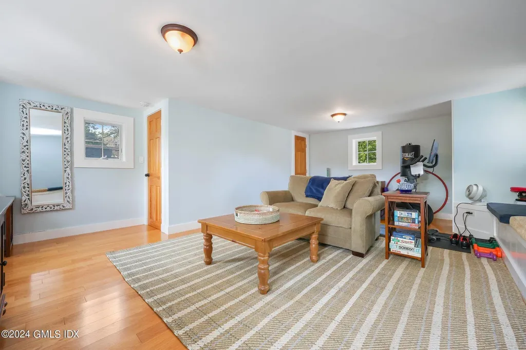 7 Heusted Drive Old Greenwich CT 06870