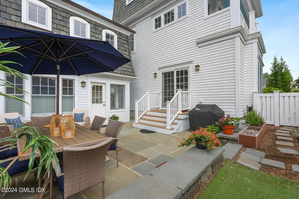 7 Heusted Drive Old Greenwich CT 06870