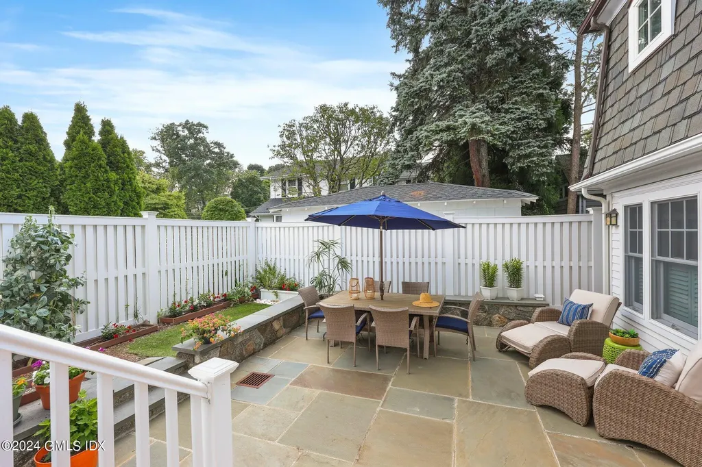 7 Heusted Drive Old Greenwich CT 06870