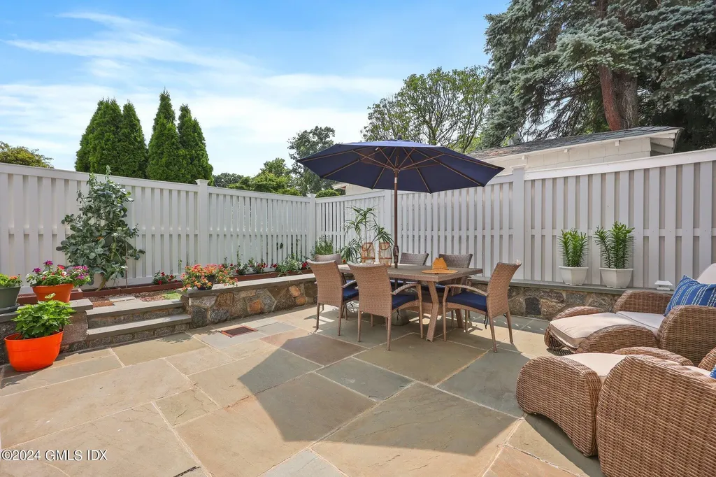 7 Heusted Drive Old Greenwich CT 06870