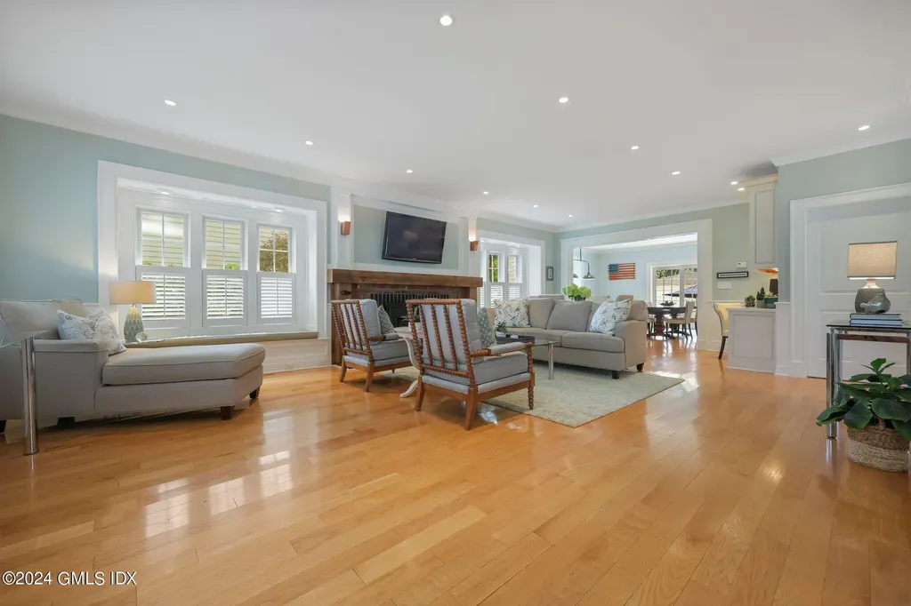 7 Heusted Drive Old Greenwich CT 06870