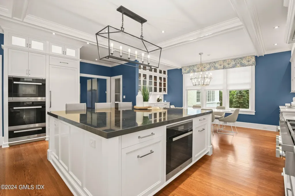 14 Meadow Drive Greenwich CT 06831