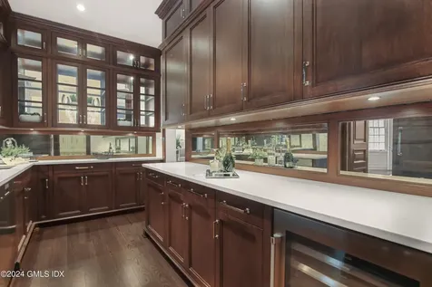 14 Meadow Drive Greenwich CT 06831