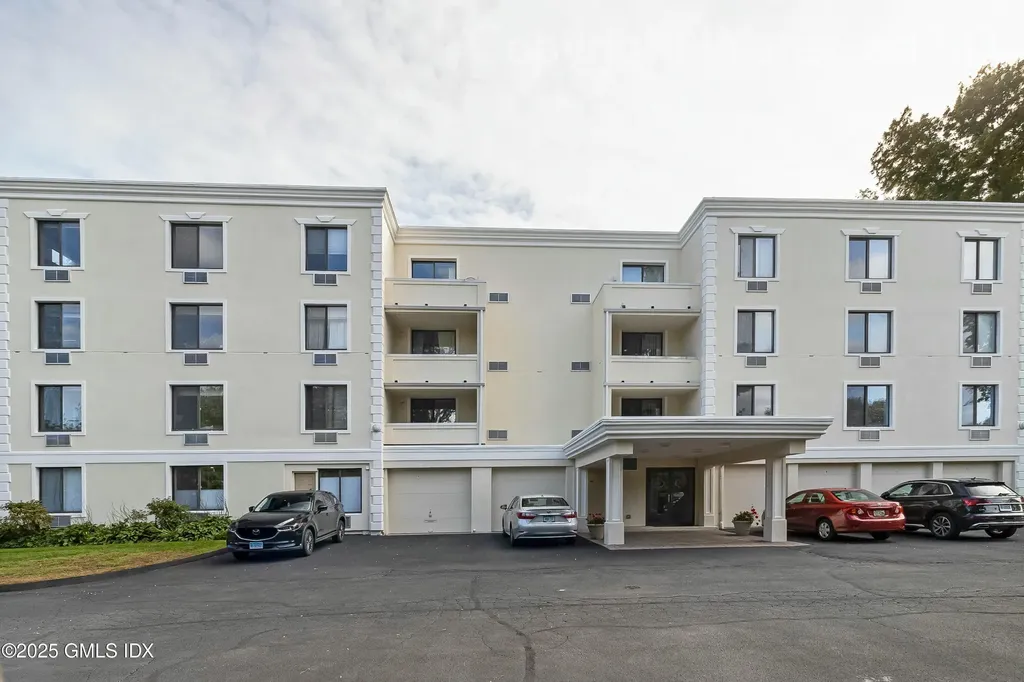 1535 E Putnam Avenue Old Greenwich CT 06870