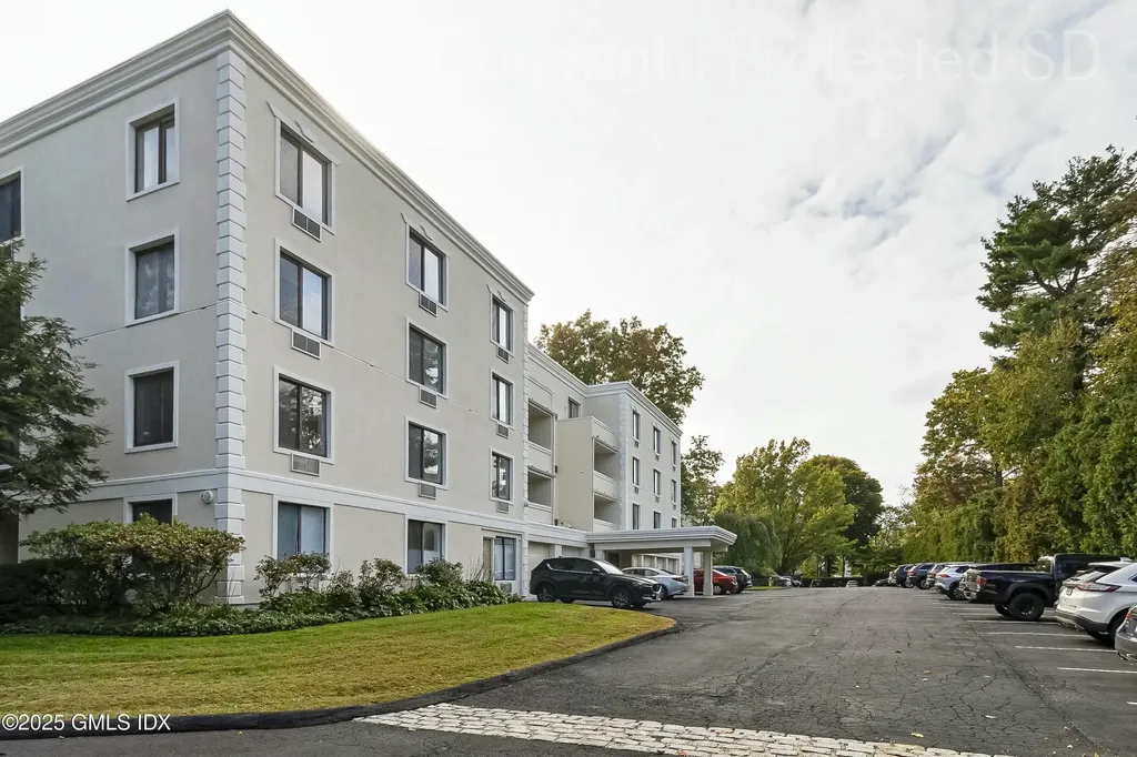 1535 E Putnam Avenue Old Greenwich CT 06870