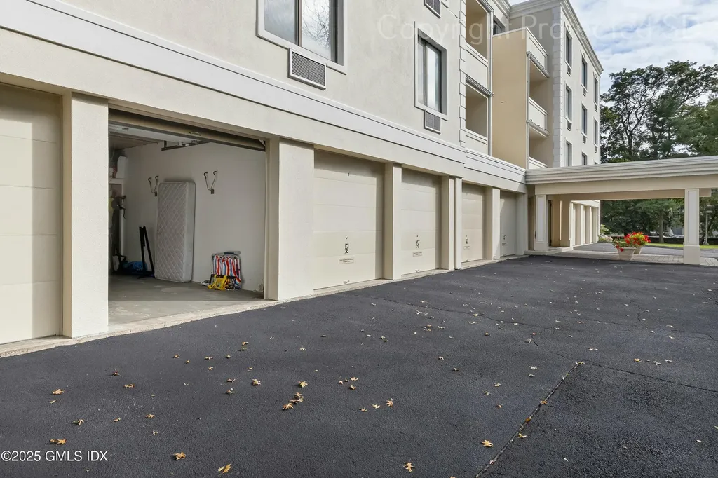 1535 E Putnam Avenue Old Greenwich CT 06870