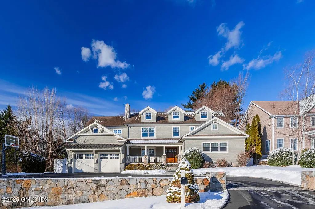 7 Robin Place Old Greenwich CT 06870