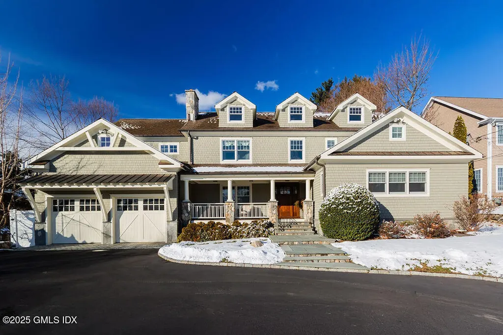7 Robin Place Old Greenwich CT 06870