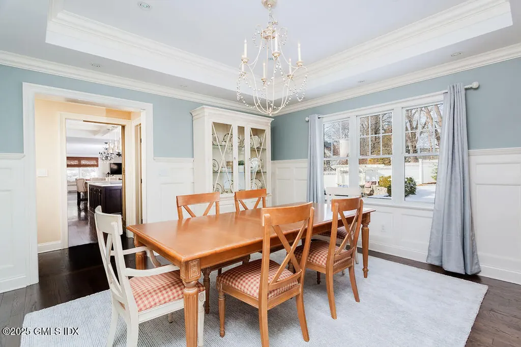 7 Robin Place Old Greenwich CT 06870