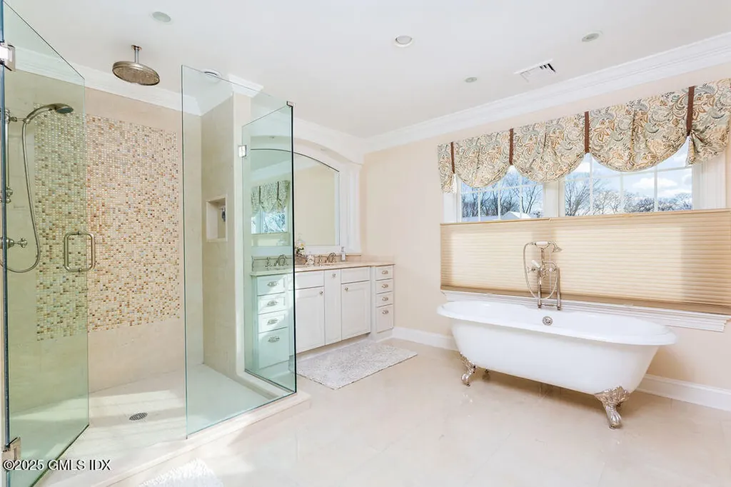 7 Robin Place Old Greenwich CT 06870