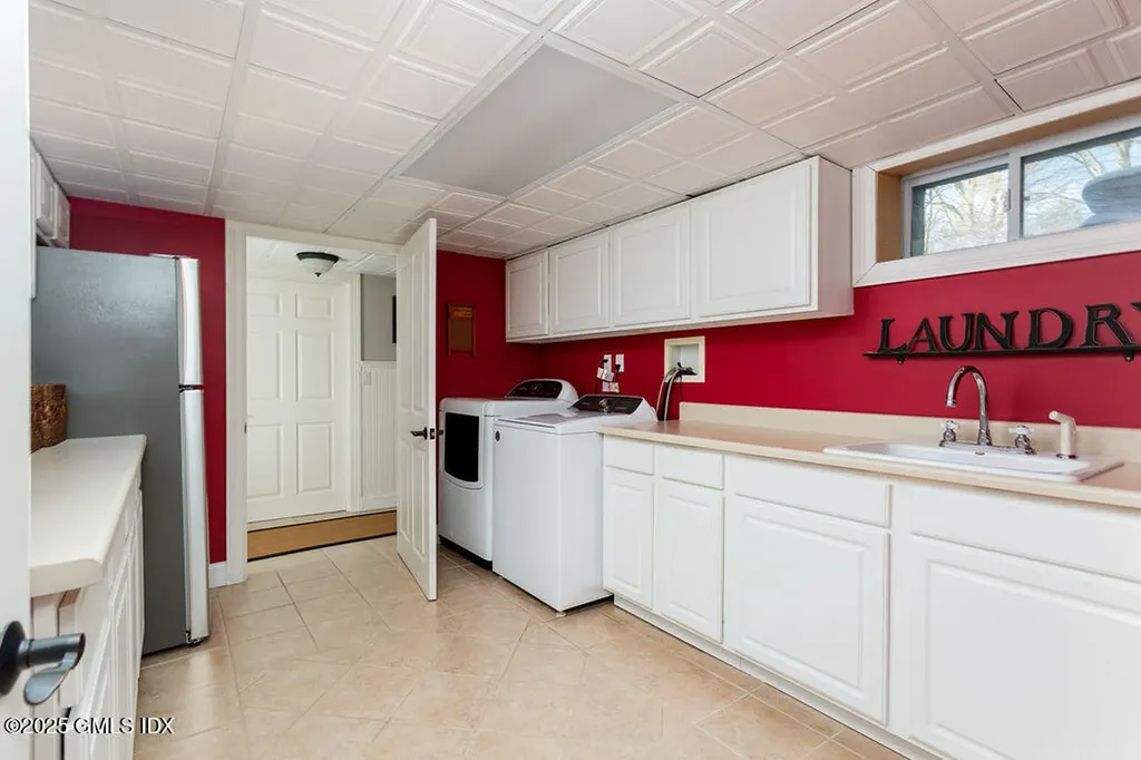 7 Robin Place Old Greenwich CT 06870