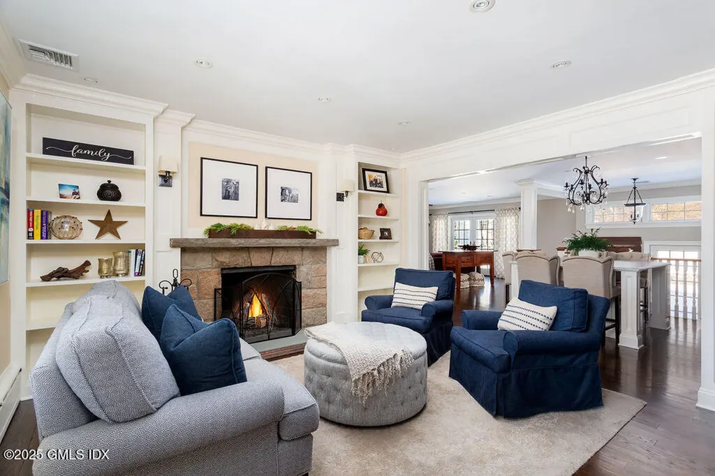 7 Robin Place Old Greenwich CT 06870