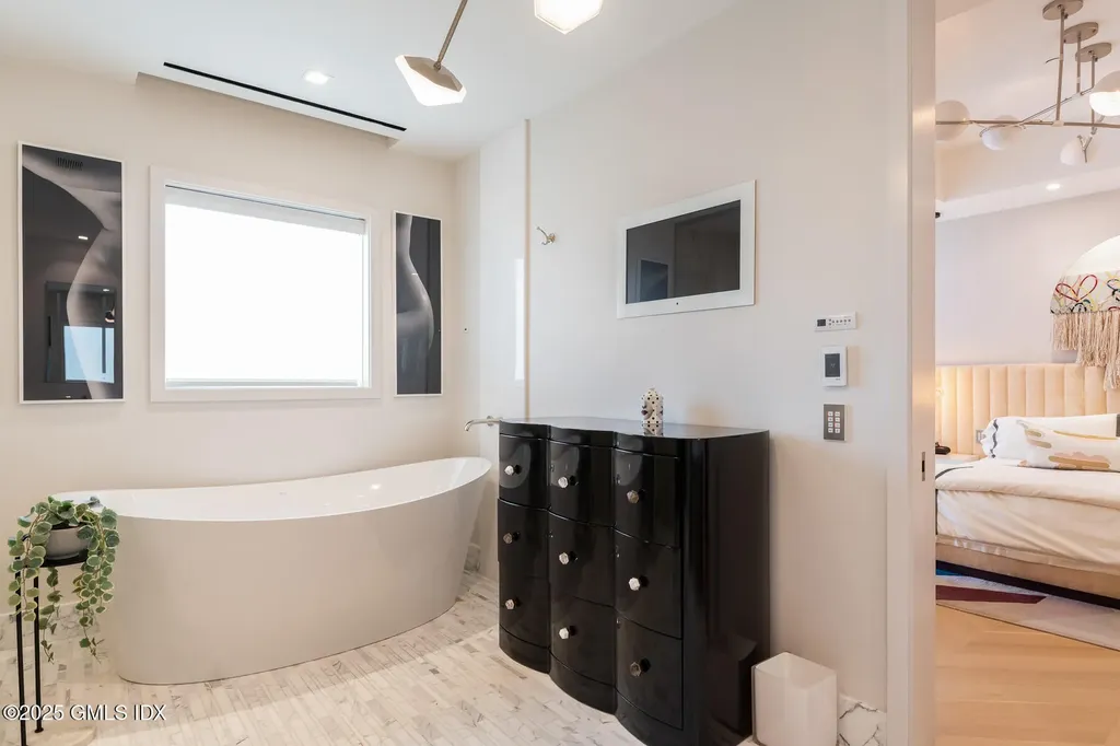 125 Field Point Road Greenwich CT 06830