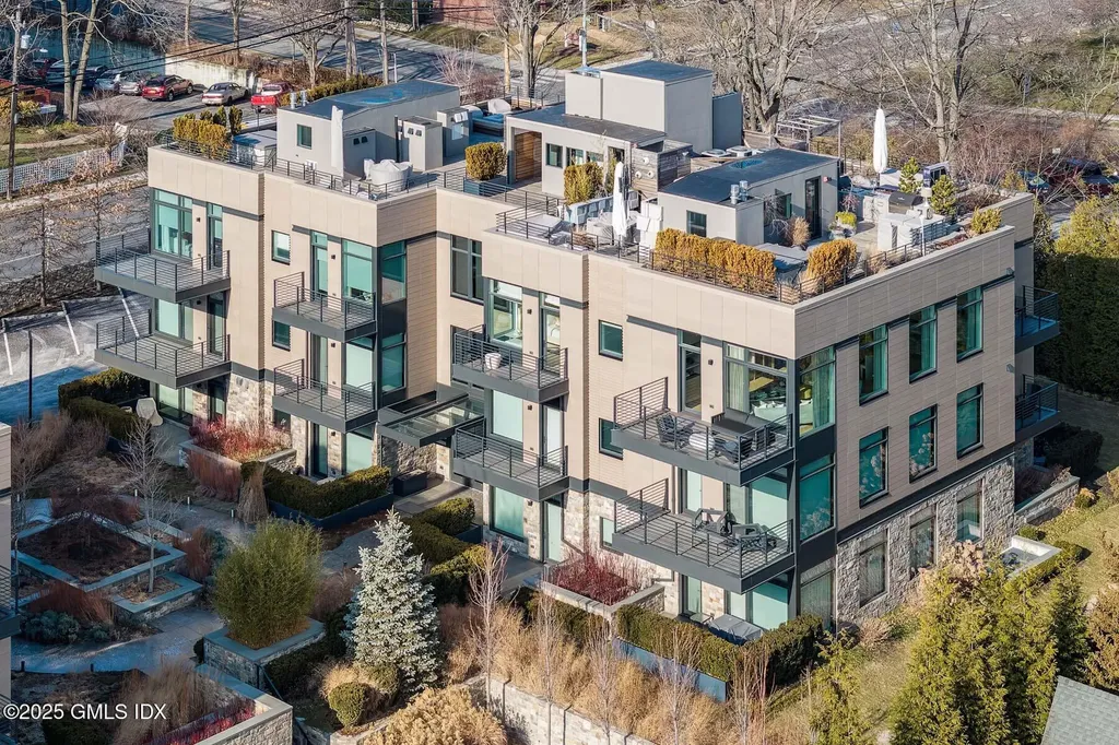 125 Field Point Road Greenwich CT 06830