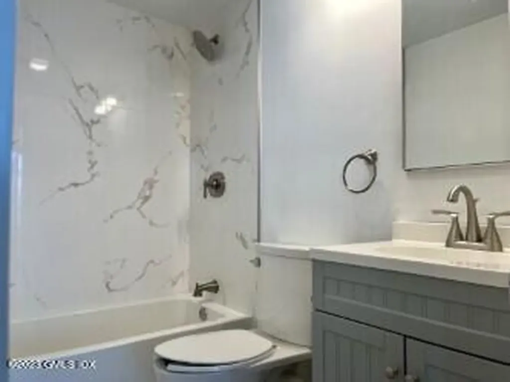 1525 E Putnam Avenue Old Greenwich CT 06870