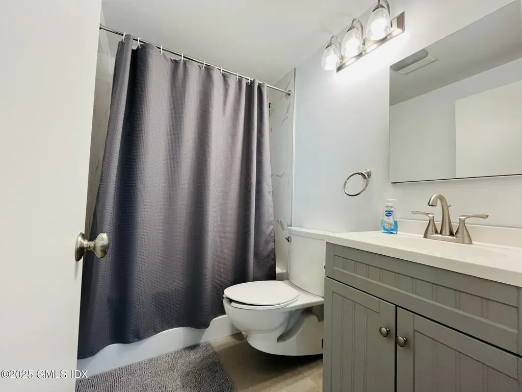 1525 E Putnam Avenue Old Greenwich CT 06870