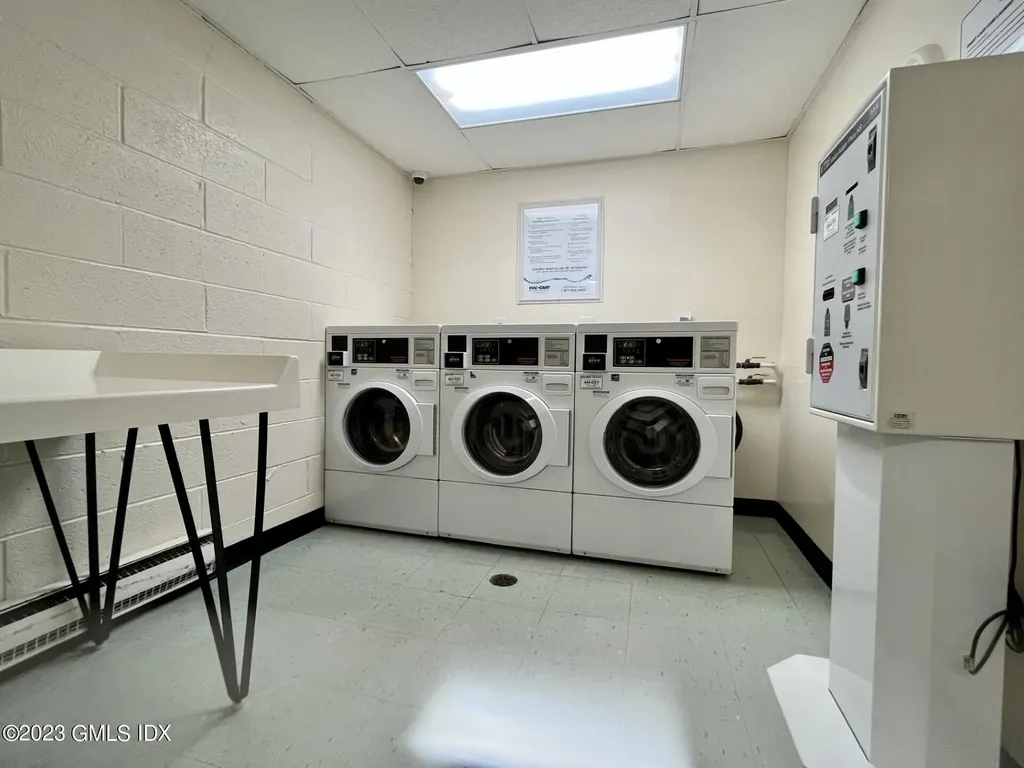 1525 E Putnam Avenue Old Greenwich CT 06870