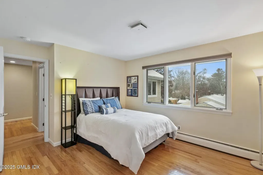 16 Elizabeth Lane Riverside CT 06878