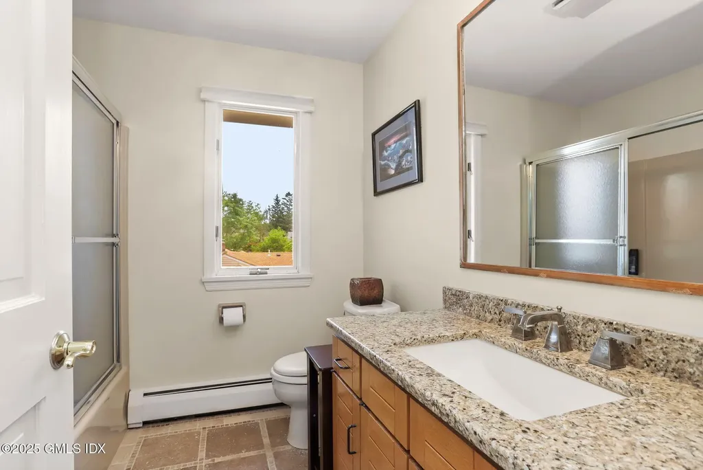 16 Elizabeth Lane Riverside CT 06878