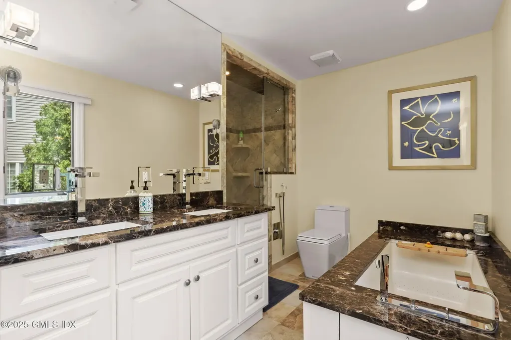 16 Elizabeth Lane Riverside CT 06878