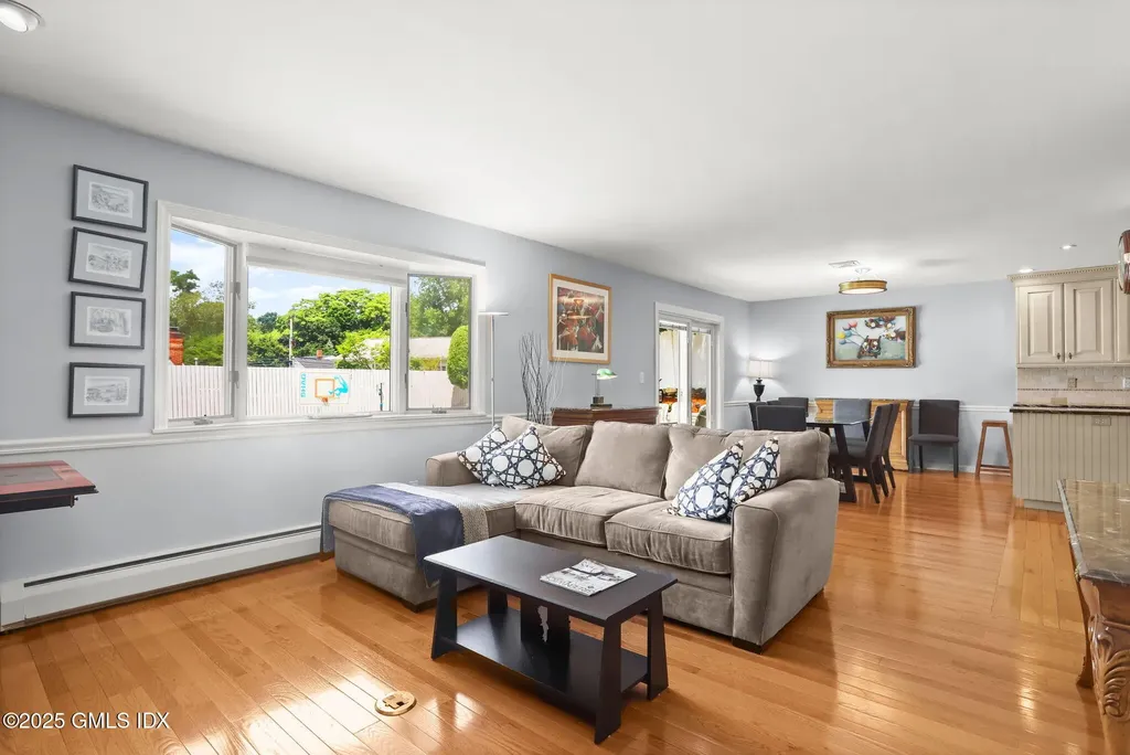 16 Elizabeth Lane Riverside CT 06878