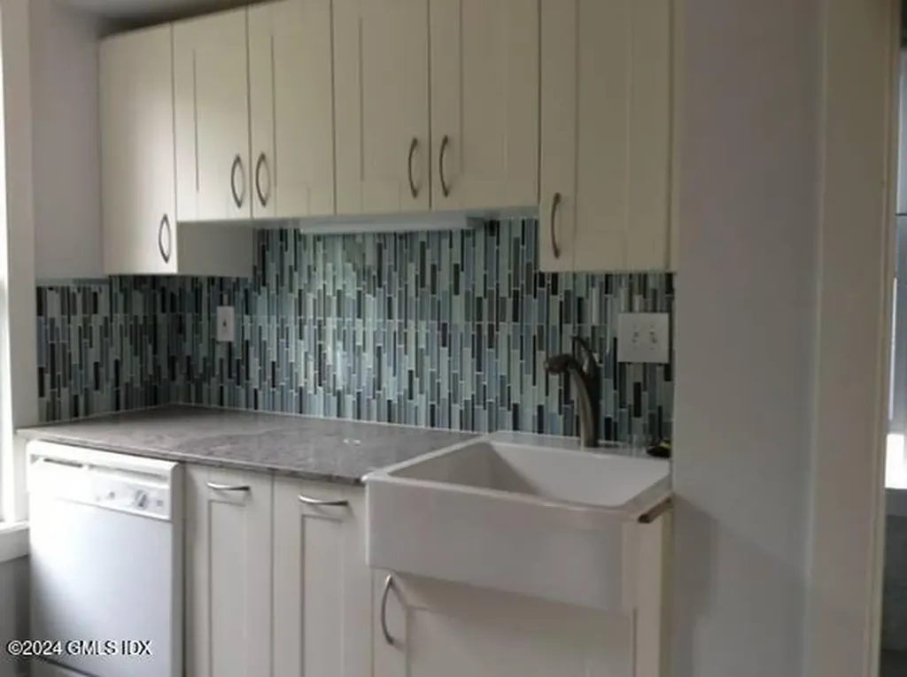 240 Davis Avenue Greenwich CT 06830