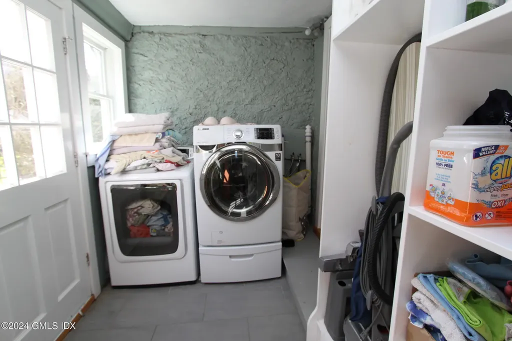 240 Davis Avenue Greenwich CT 06830