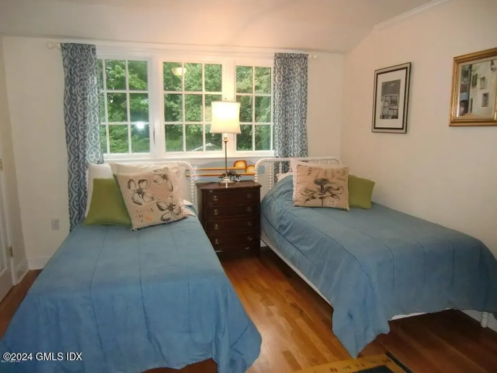 147 Shore Road Old Greenwich CT 06870