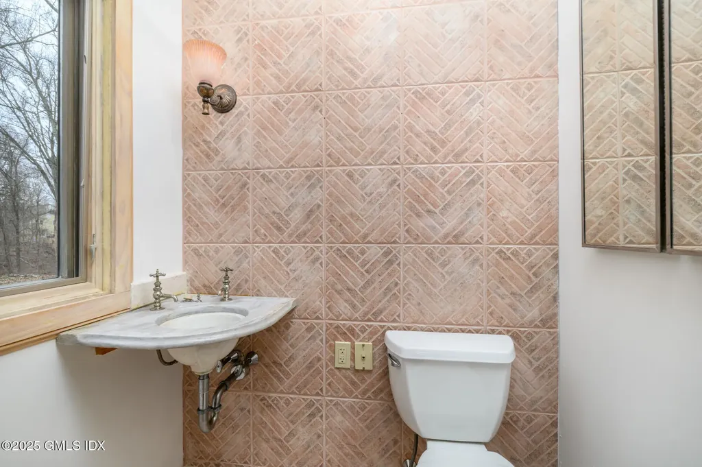 177 Briar Brae Road Stamford CT 06903