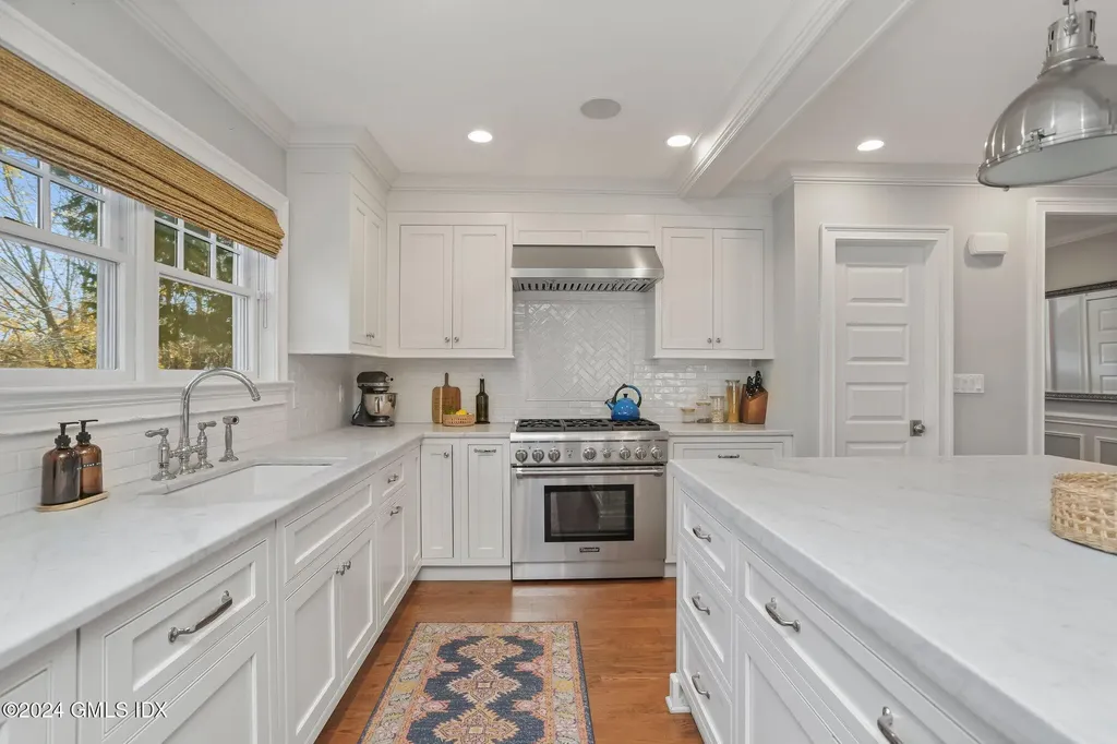 8 Glendale Street Cos Cob CT 06807