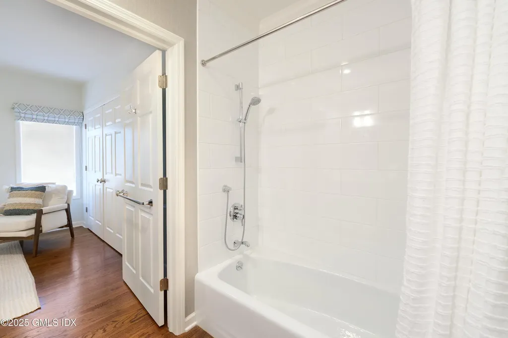 33 Lafayette Court Greenwich CT 06830