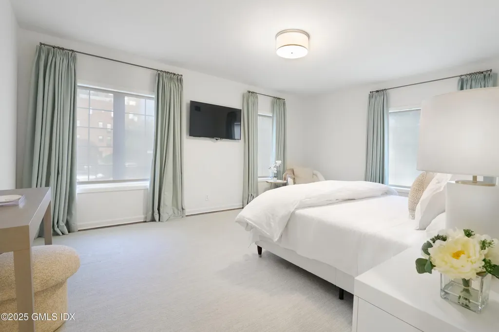 33 Lafayette Court Greenwich CT 06830