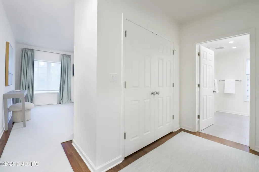 33 Lafayette Court Greenwich CT 06830