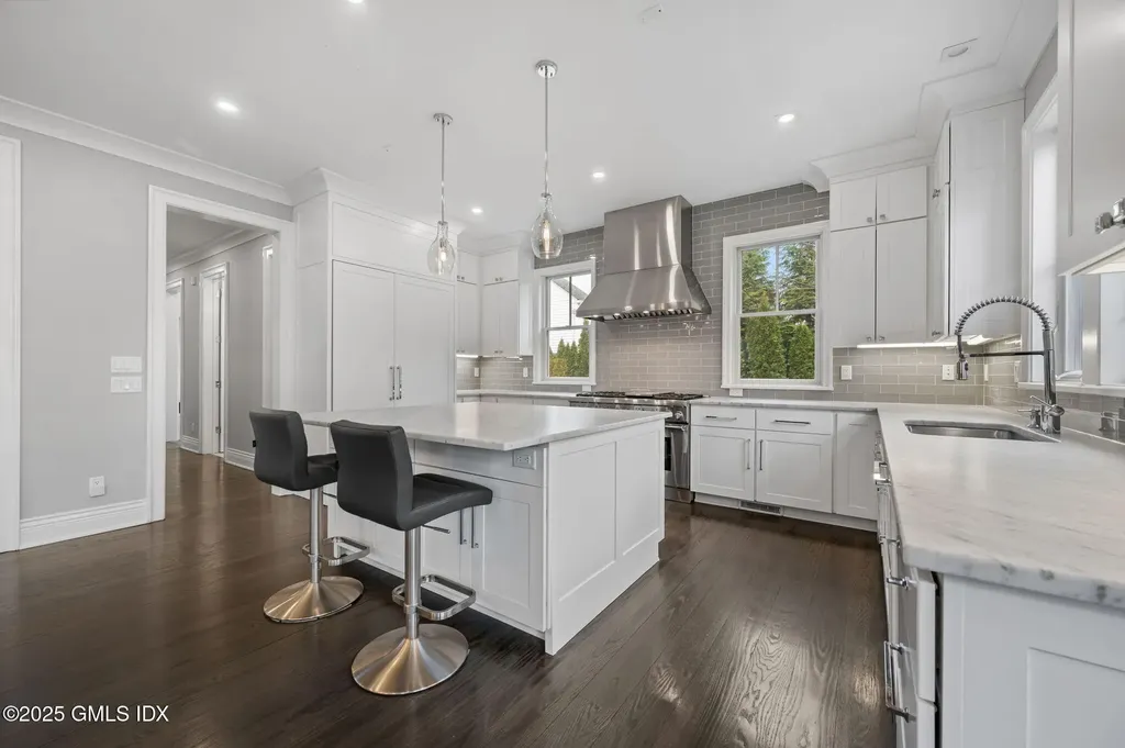 11 Valleywood Road Cos Cob CT 06807