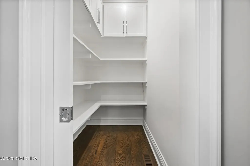 11 Valleywood Road Cos Cob CT 06807