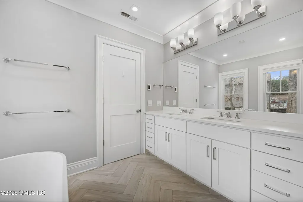 11 Valleywood Road Cos Cob CT 06807