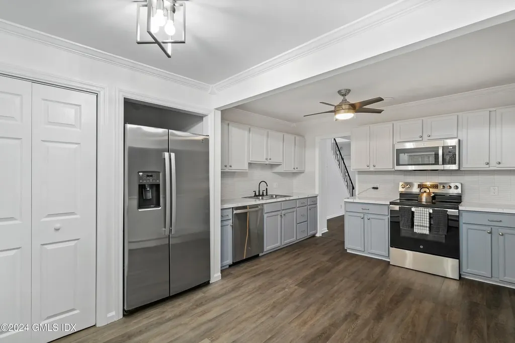 86 W Old Barn Road Stamford CT 06905