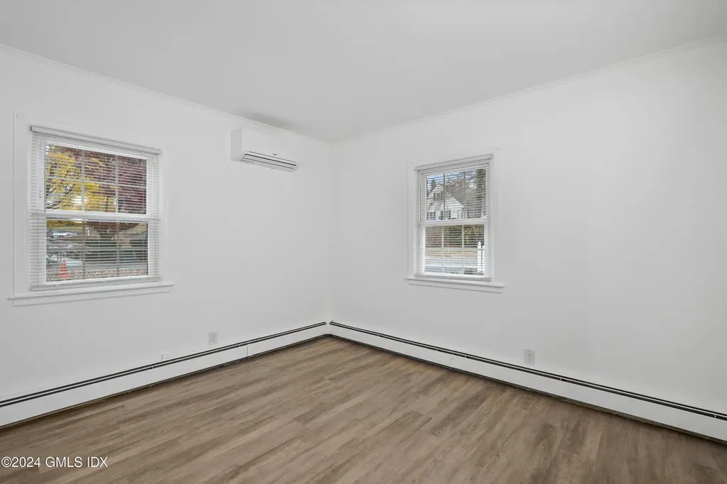 86 W Old Barn Road Stamford CT 06905