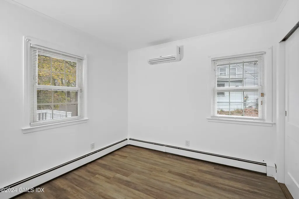 86 W Old Barn Road Stamford CT 06905