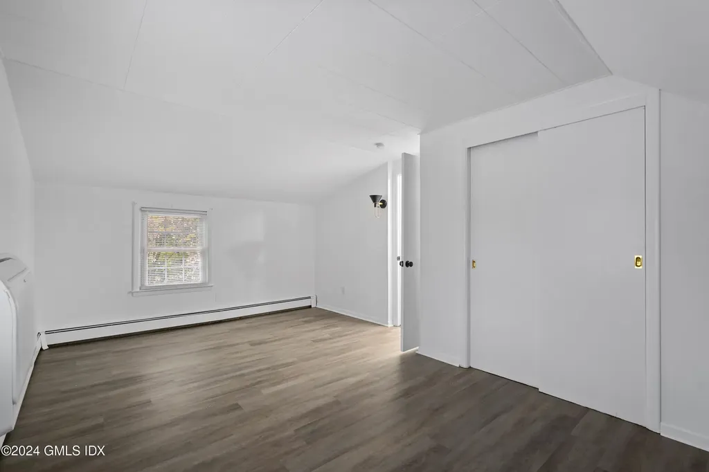 86 W Old Barn Road Stamford CT 06905