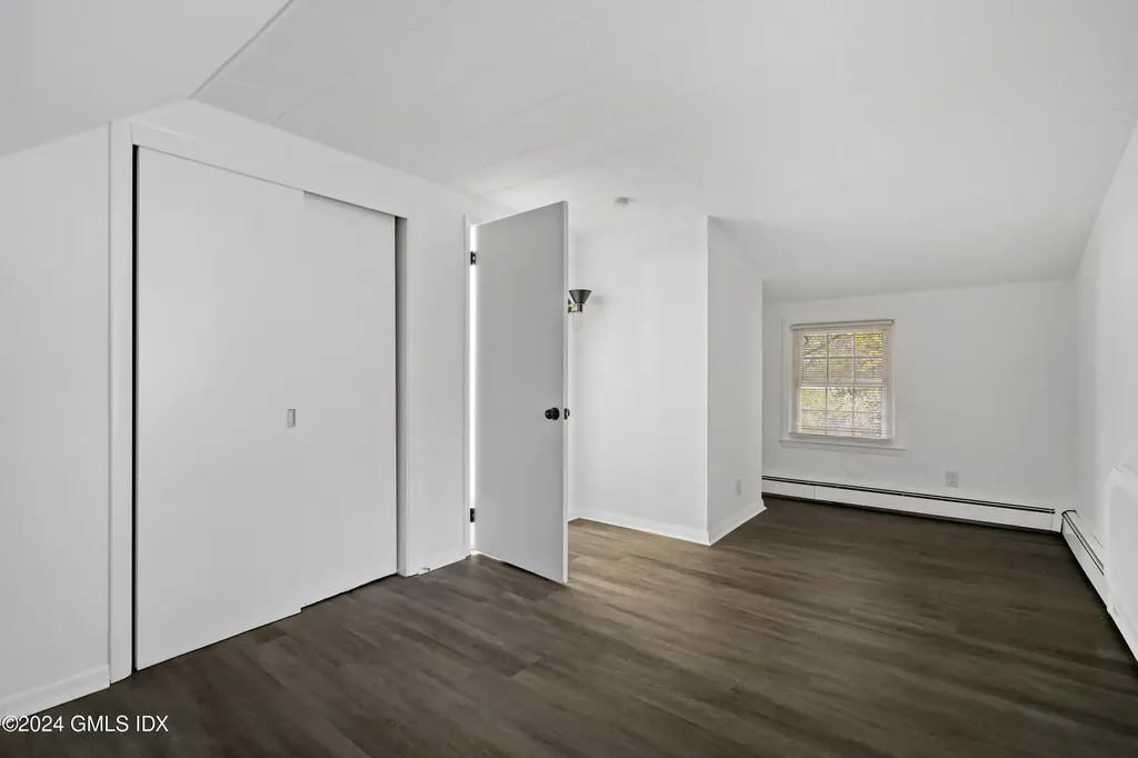 86 W Old Barn Road Stamford CT 06905