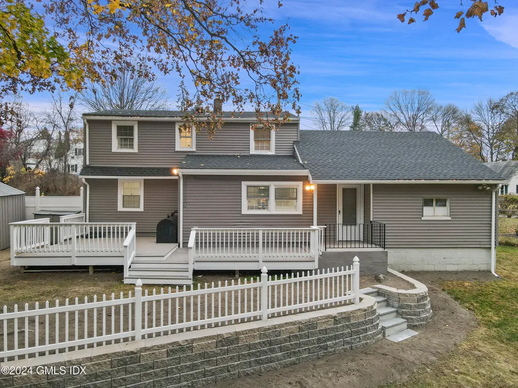 86 W Old Barn Road Stamford CT 06905