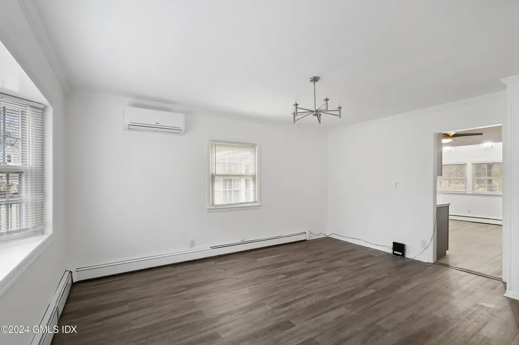 86 W Old Barn Road Stamford CT 06905