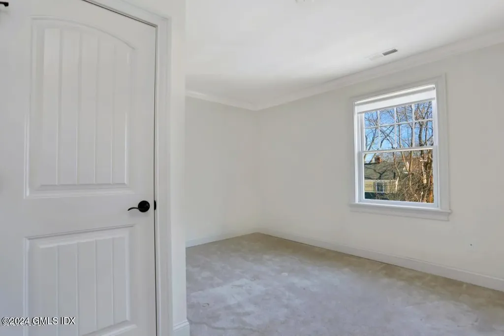 21 Heusted Drive Old Greenwich CT 06870