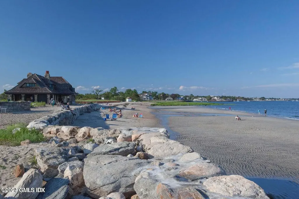 21 Heusted Drive Old Greenwich CT 06870