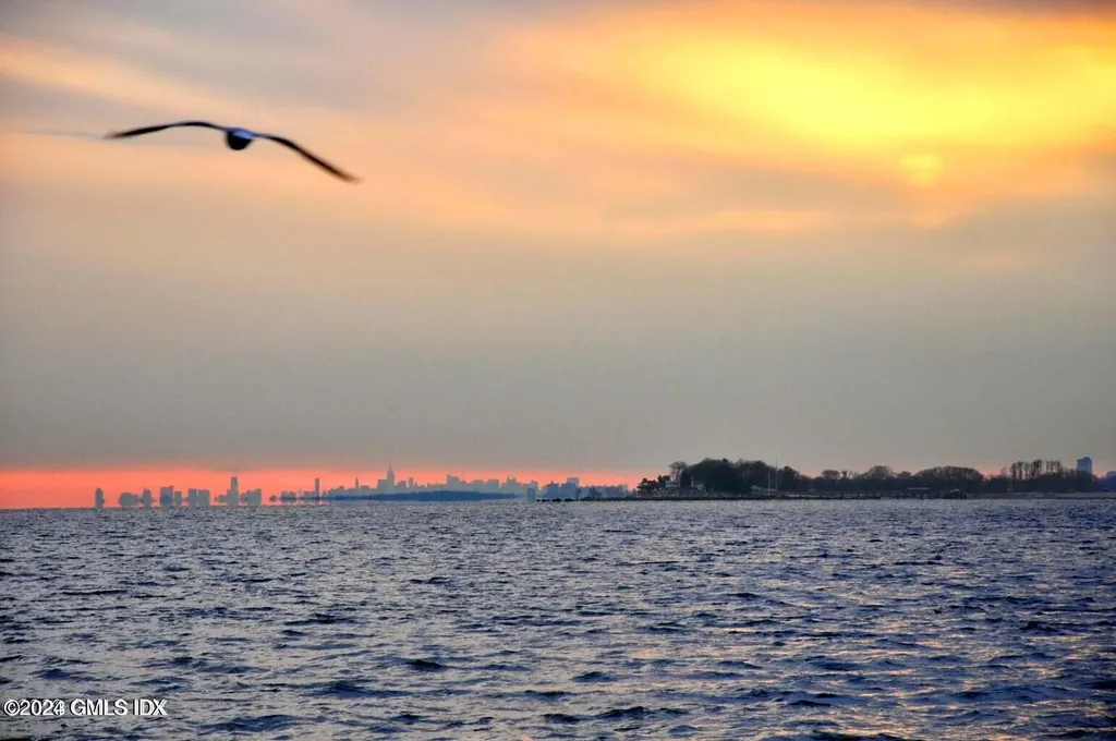 21 Heusted Drive Old Greenwich CT 06870