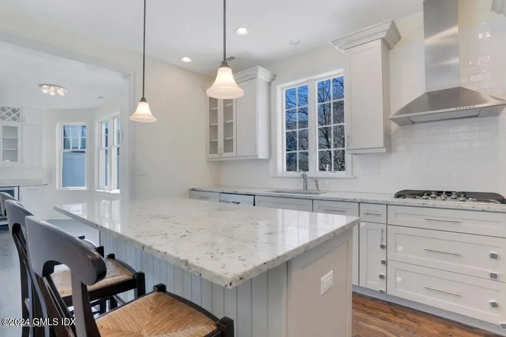 21 Heusted Drive Old Greenwich CT 06870